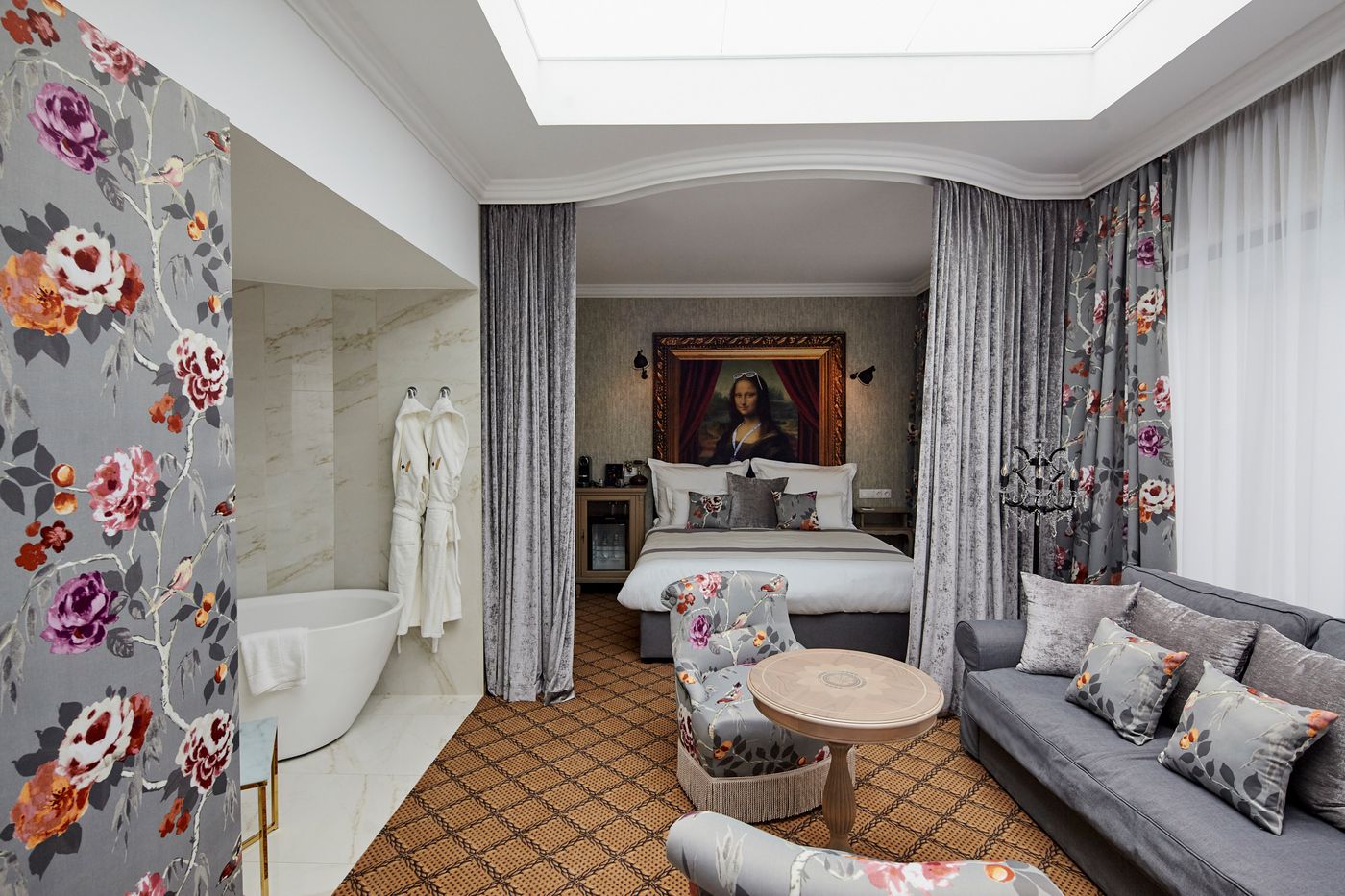 Mystery-Hotel-Budapest-Room-20