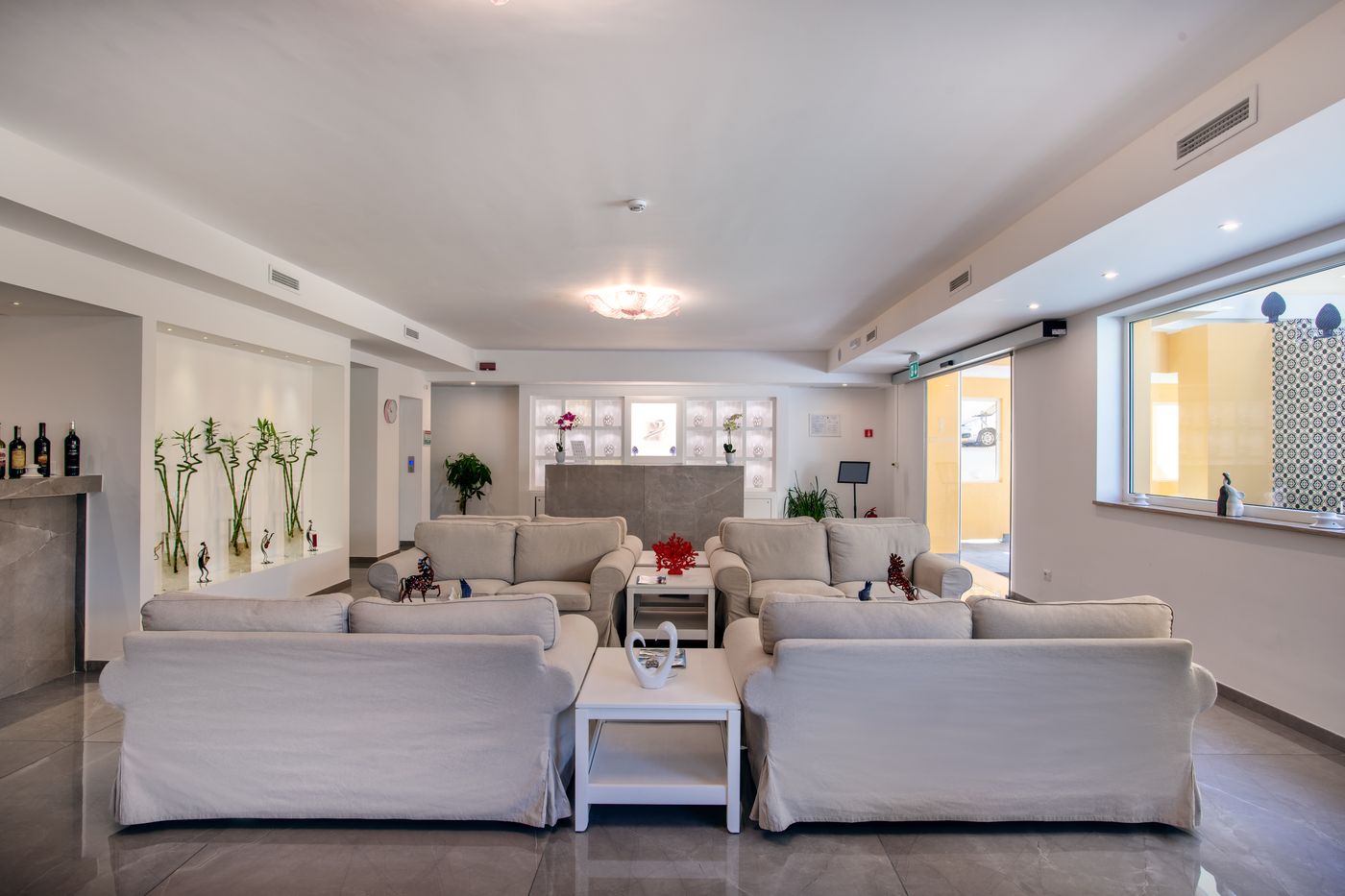 Hotel-Isabella-Sorrento-Lobby-57