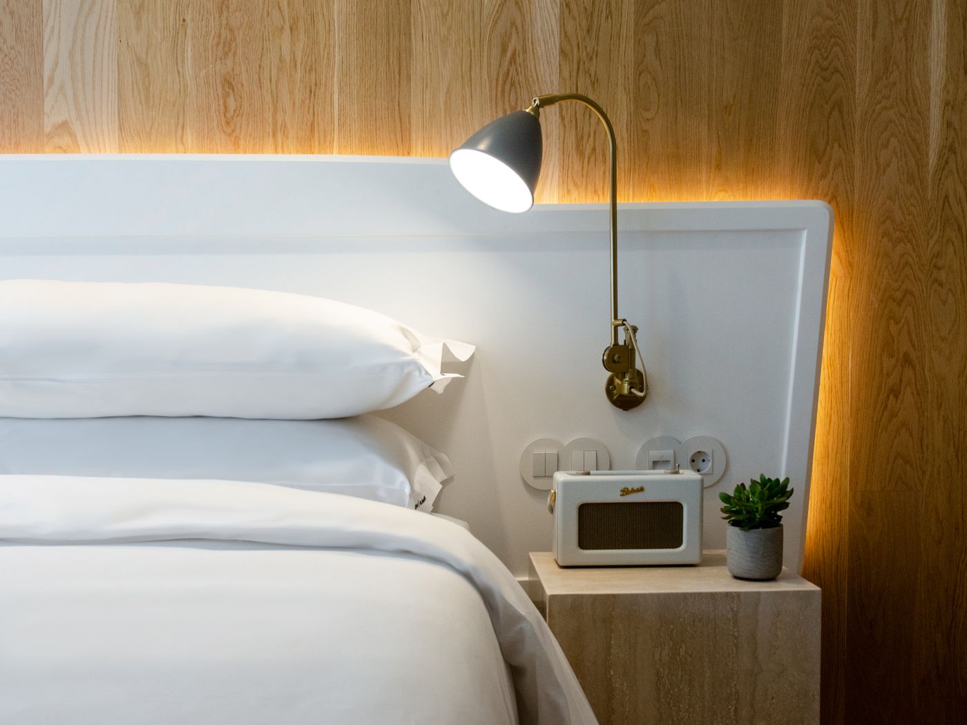 Browns-Avenue-Hotel-Room-50