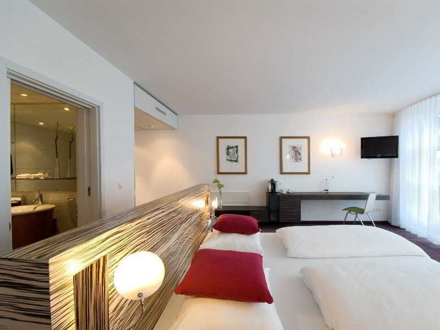 art-otel-berlin-mitte-powered-by-Radisson-Hotels-Room-27