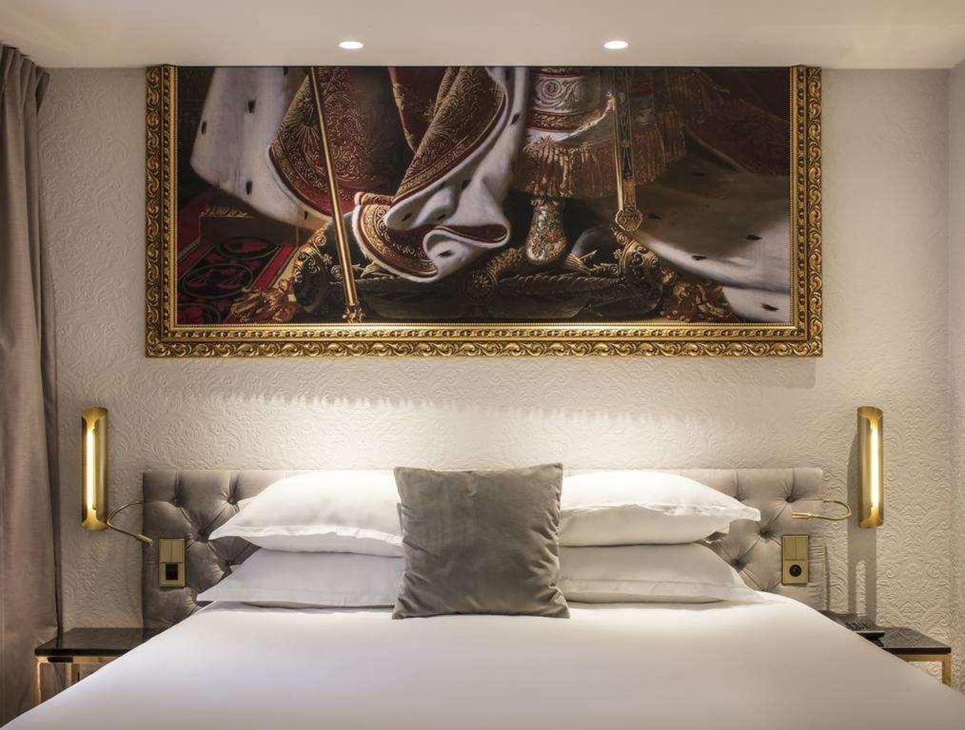 Hotel-Eiffel-Petit-Louvre-Room-36