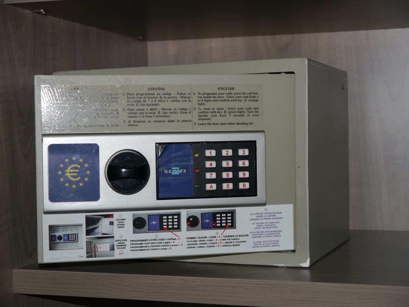 Continental-France-LOURDES-Room-10