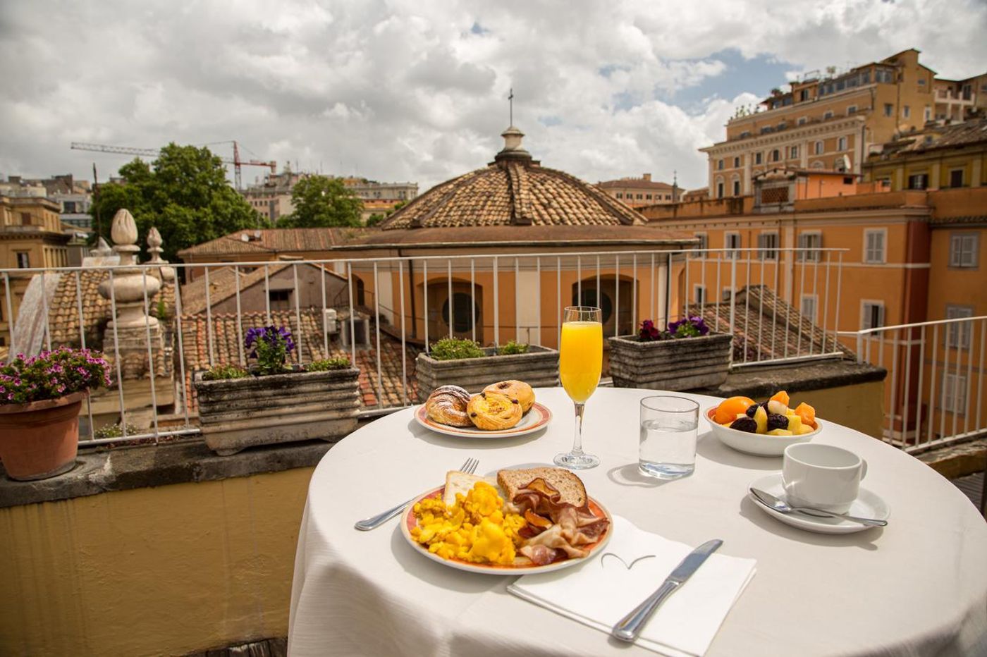 Hotel-Raffaello--Sure-Hotel-Collection-by-Best-Western-Restaurant-1