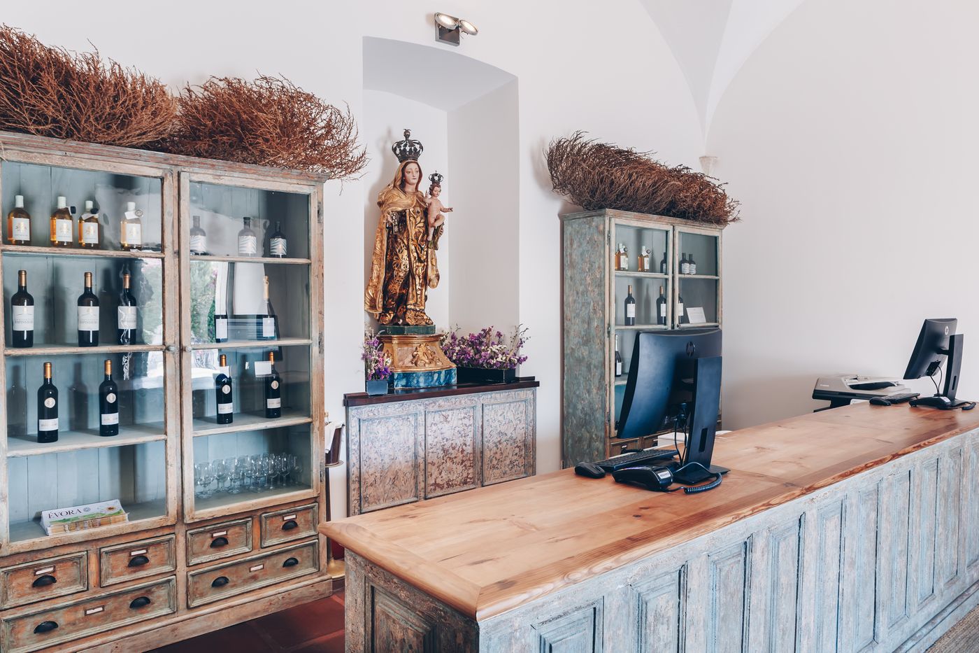 Convento-Do-Espinheiro--Historic-Hotel---Spa-Lobby-19