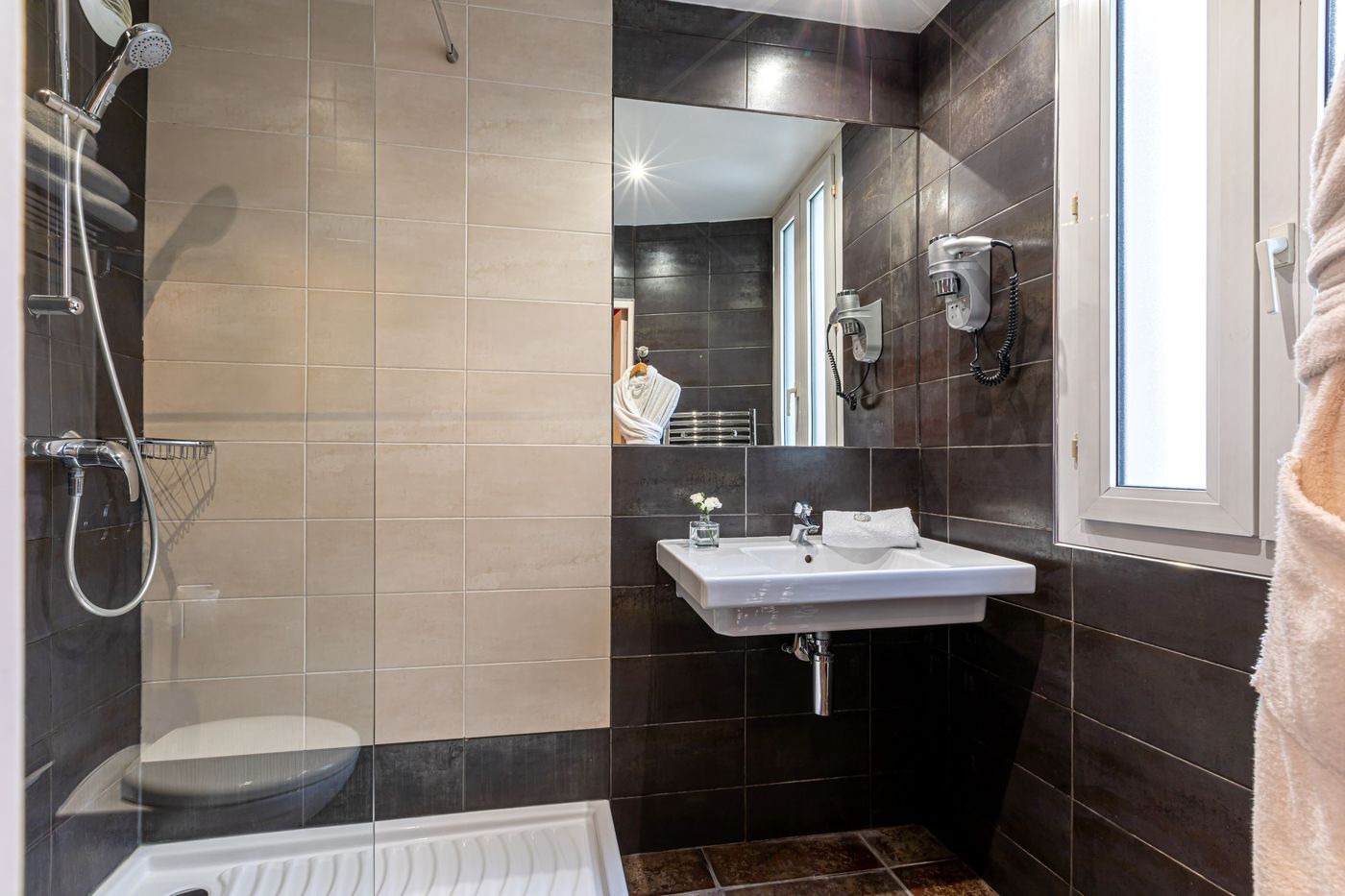 Hotel-Ariane-Montparnasse-by-Patrick-Hayat-Room-44