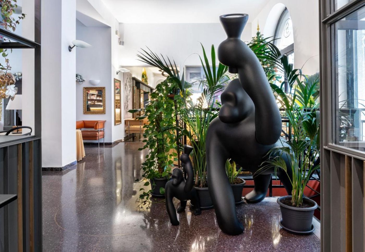 Sanpi-Milano-Lobby-16