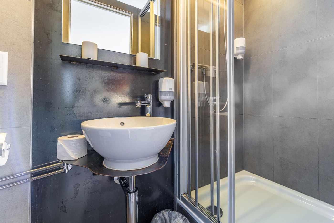 Ferus Hotel-Switzerland-EMMEN-Room-5