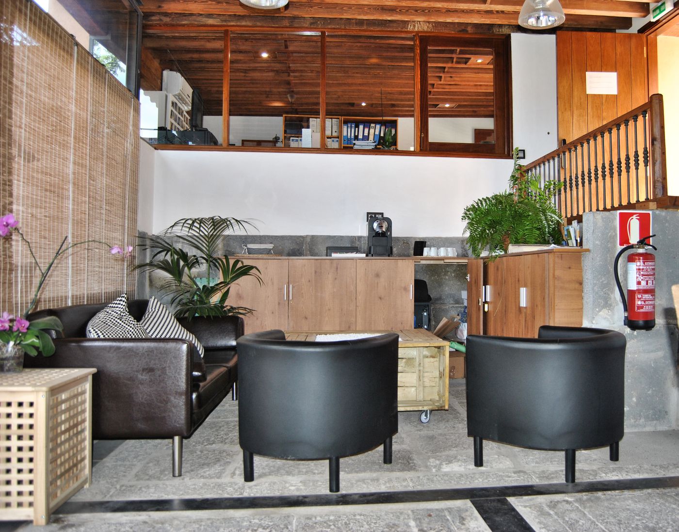 Hotel-Rural-El-Mondalon-Lobby-48