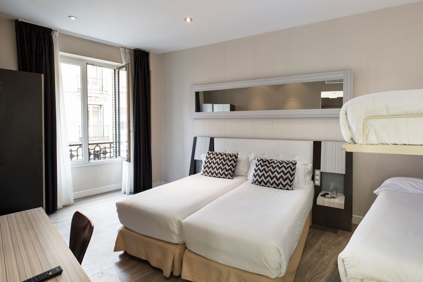 Petit-Palace-Triball-Room-4