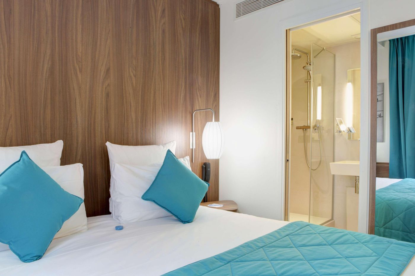 Best-Western-Plus-61-Paris-Nation-Hotel-Room-5