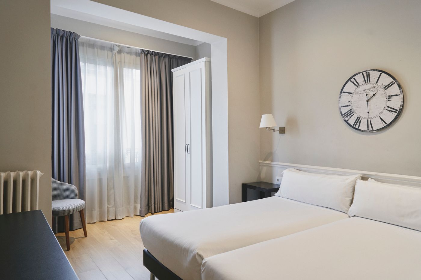 Meson Castilla Atiram Hotel-Spain-BARCELONA-Room-9