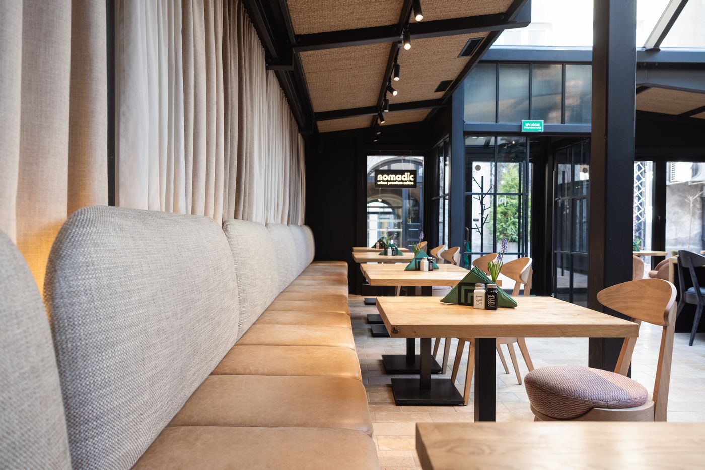 Nomadic-Urban-Premium-Suites-Restaurant-15