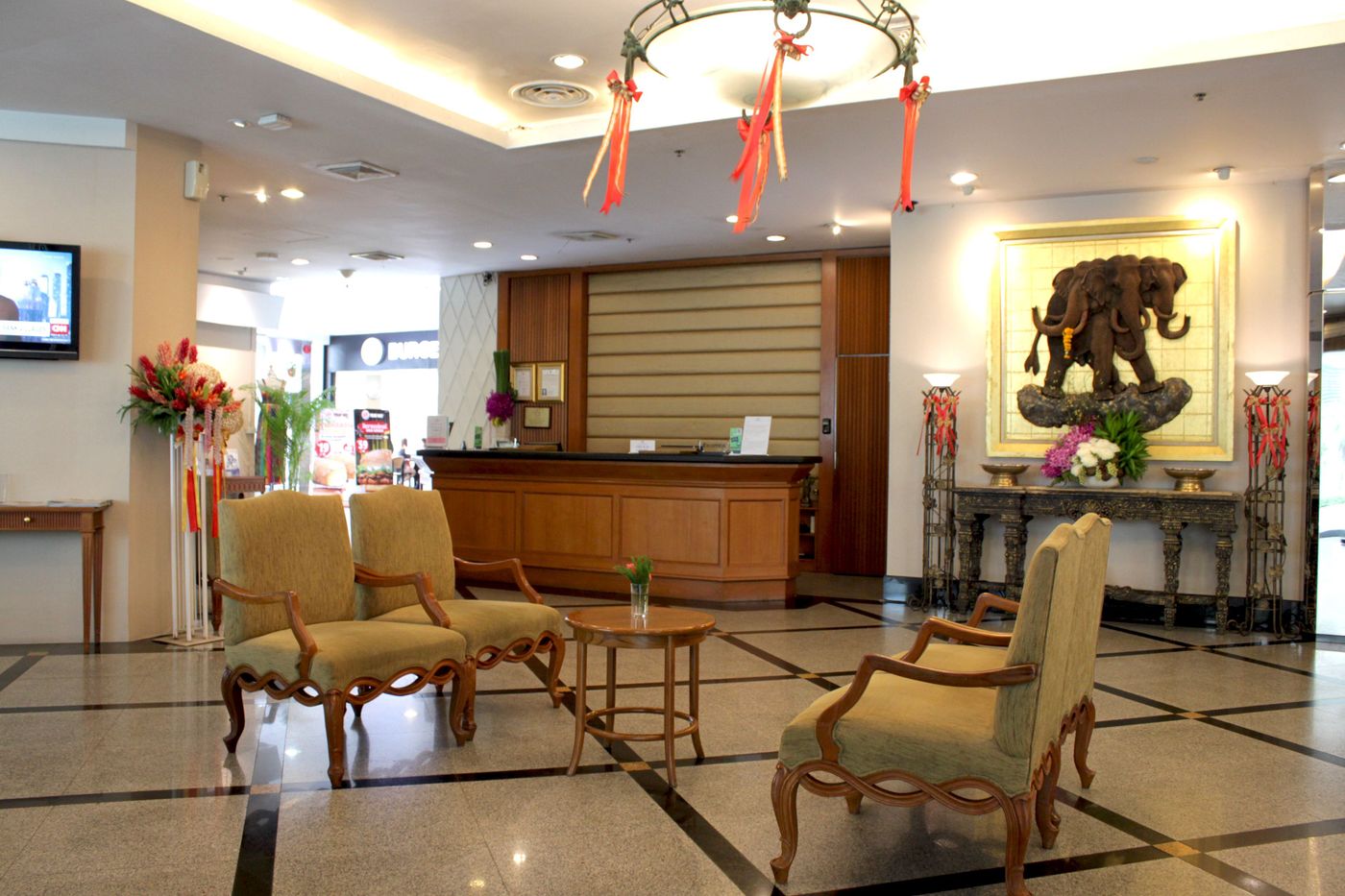 Grand-Diamond-Suites-Hotel-Lobby-4