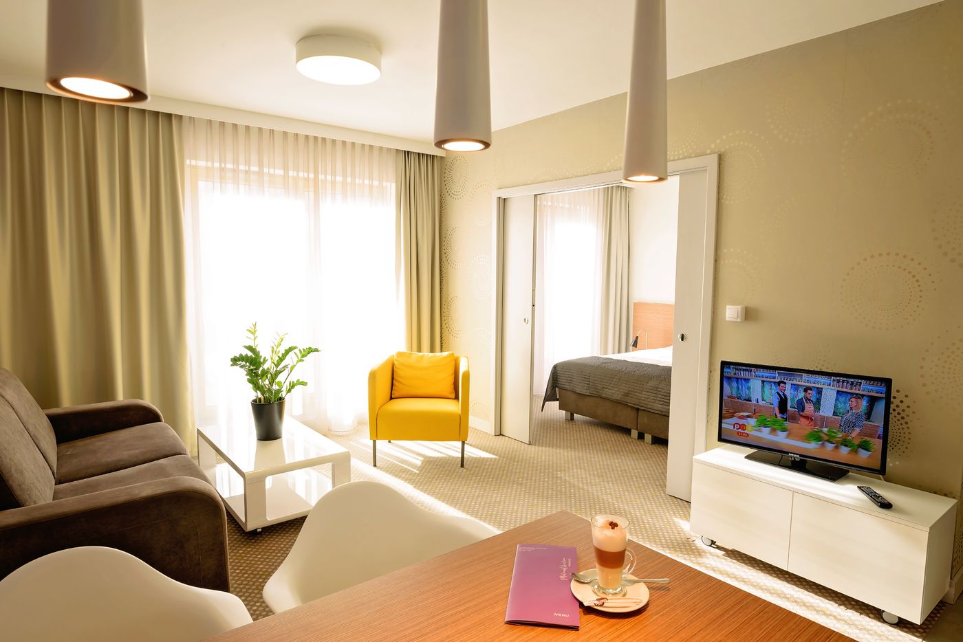 Invite-Poland-WROCLAW-Room-10