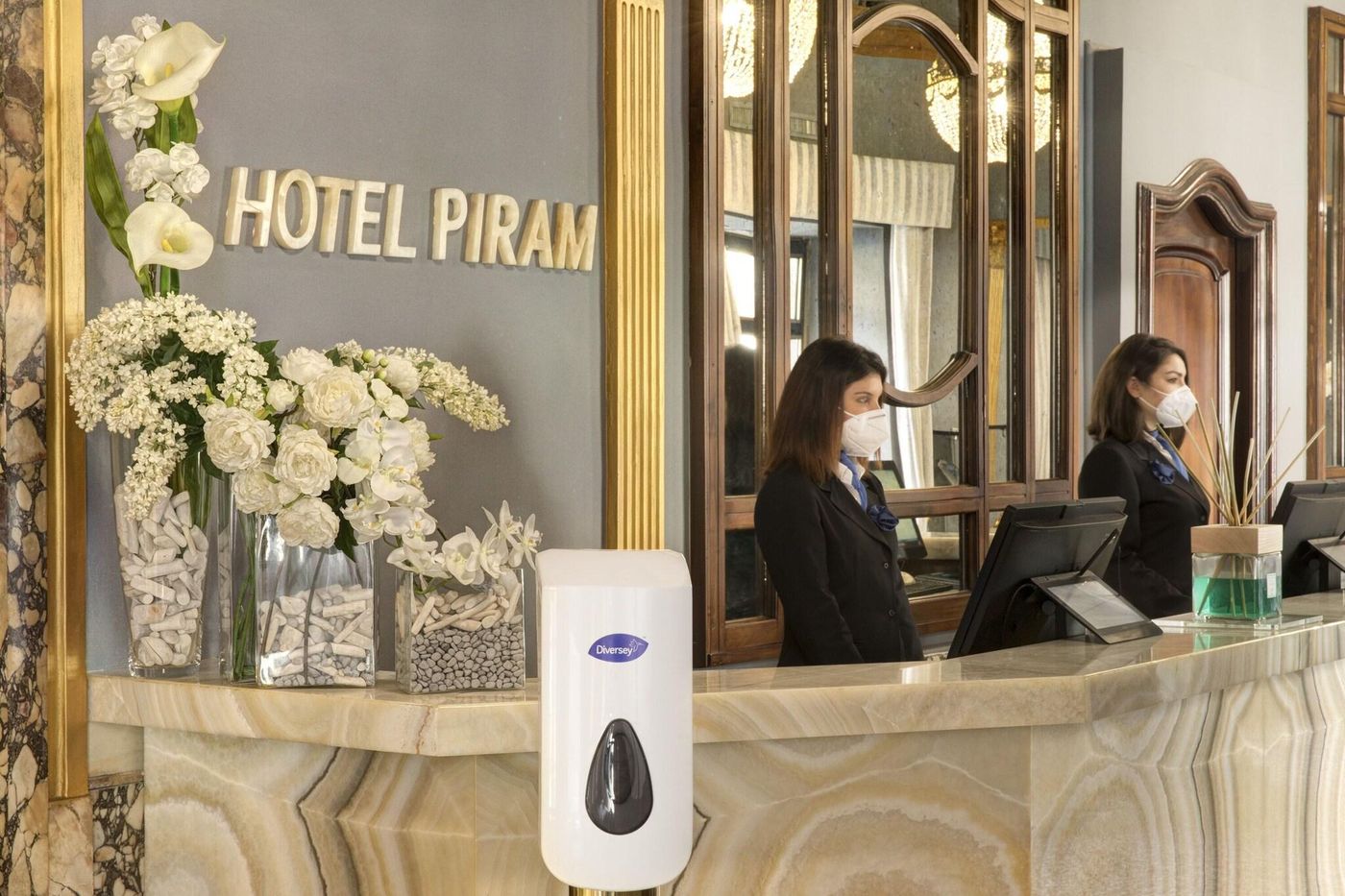 Golden-Tulip-Rome-Piram-Lobby-19