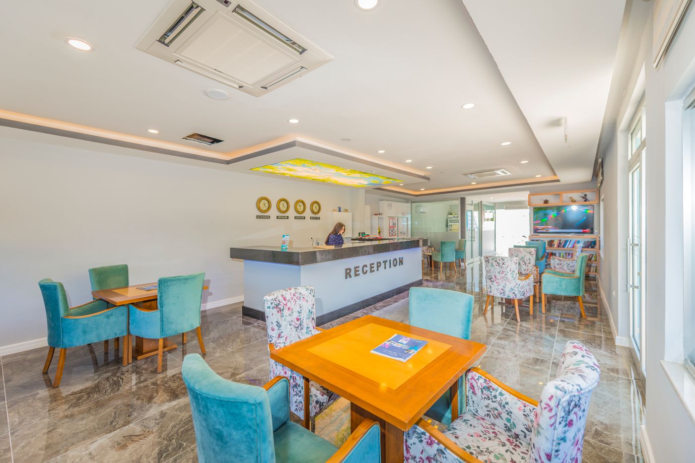 Side-Sunberk-Lobby-38