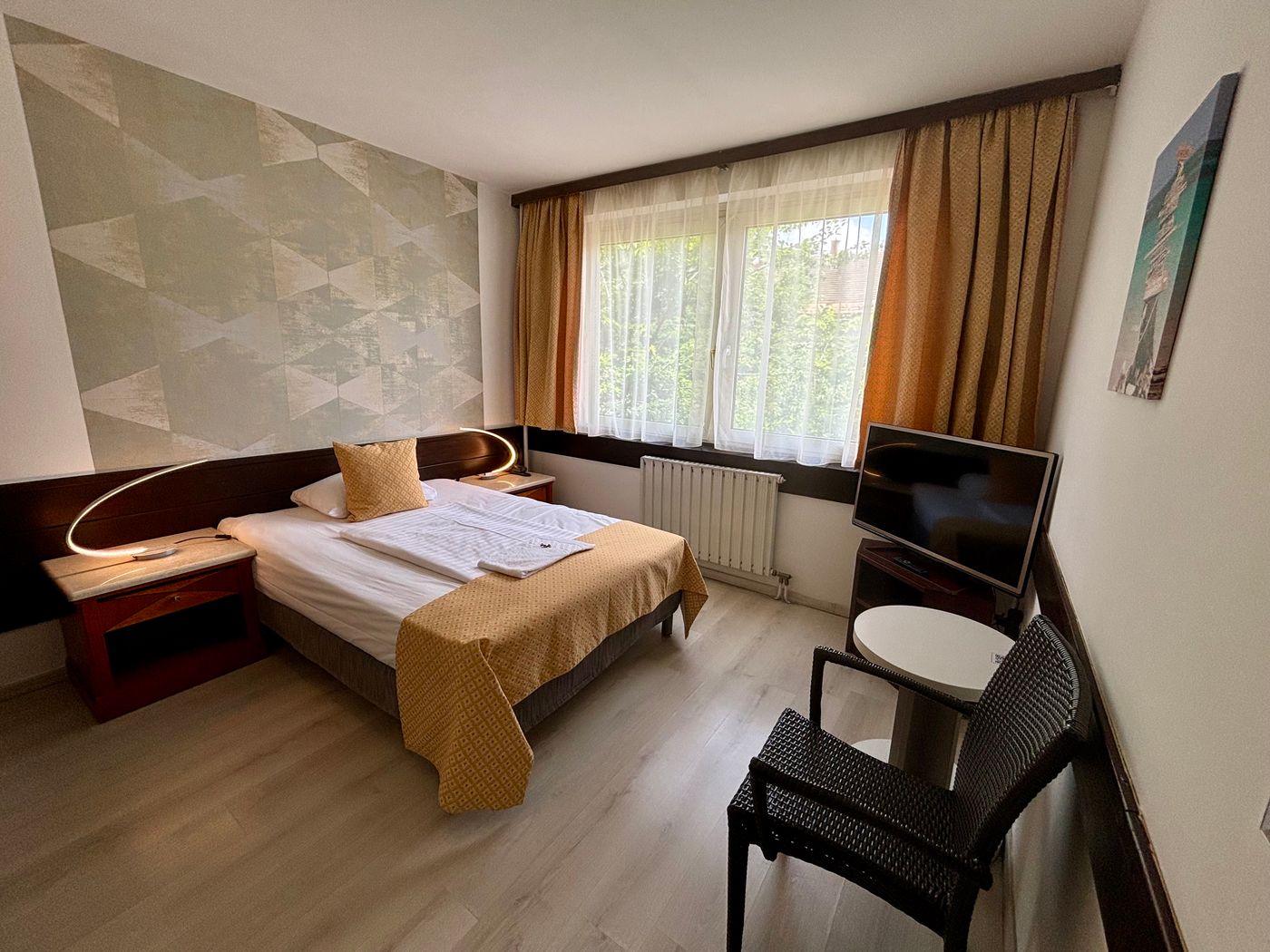 Gloria-Budapest-City-Center-Room-20