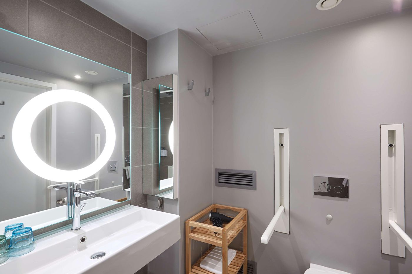 Scandic Frankfurt Museumsufer - Germany - Frankfurt Am Main - Room - 3