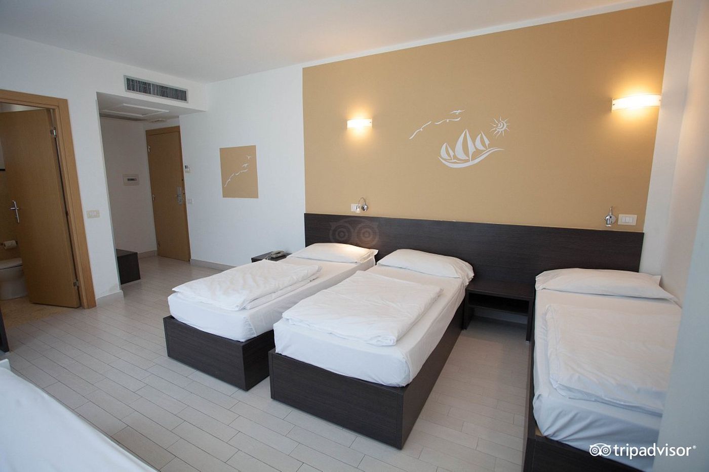 Ca--del-Moro-Room-13