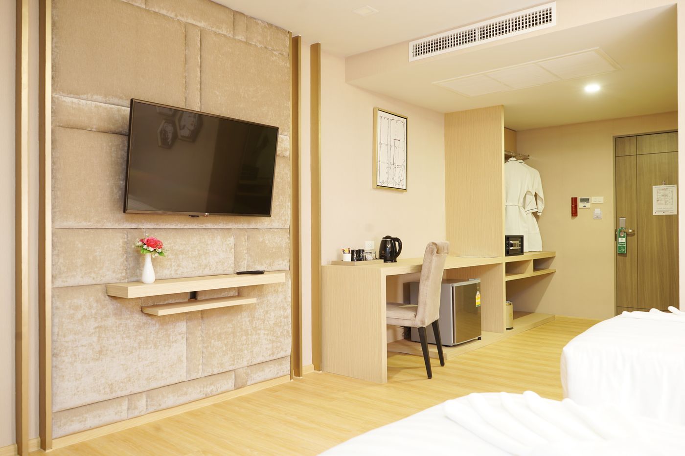 De-Prime-Rangnam-Hotel-Room-17