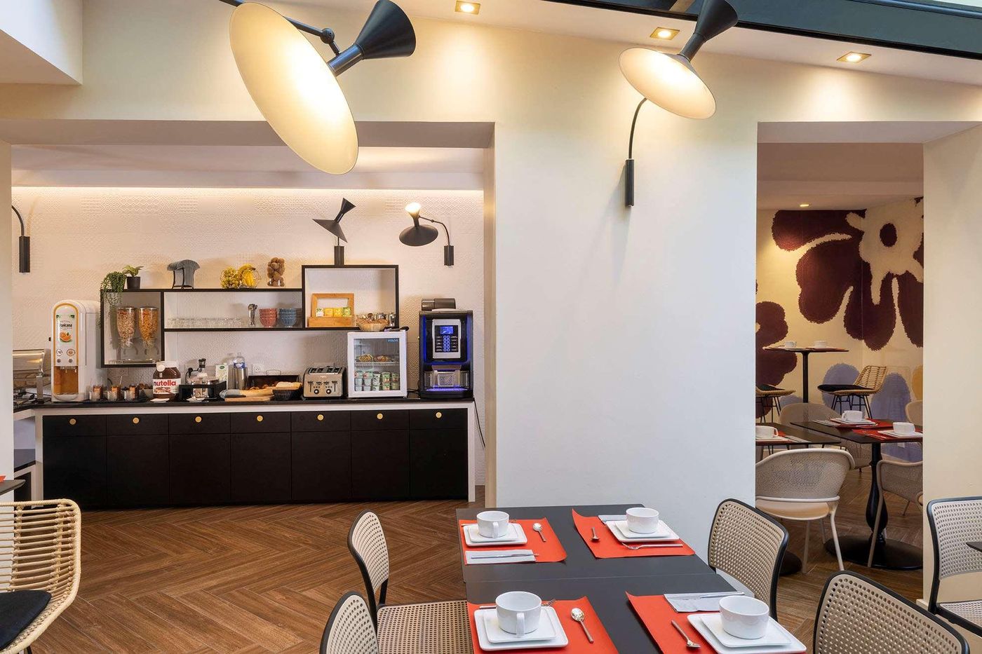 Elysees-8-Restaurant-12