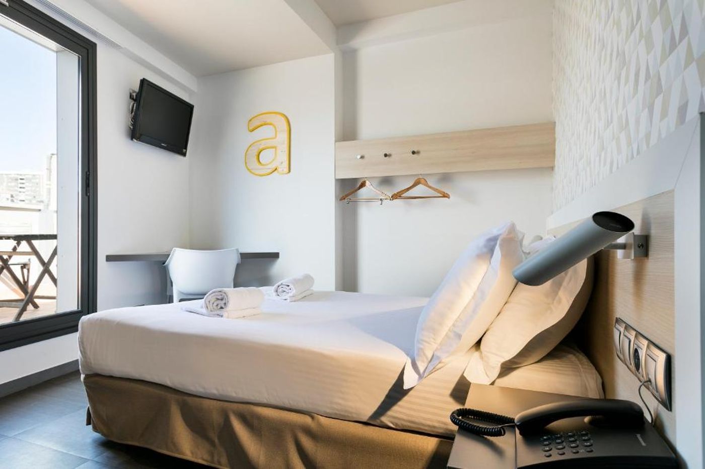 Laumon-Spain-BARCELONA-Room-5