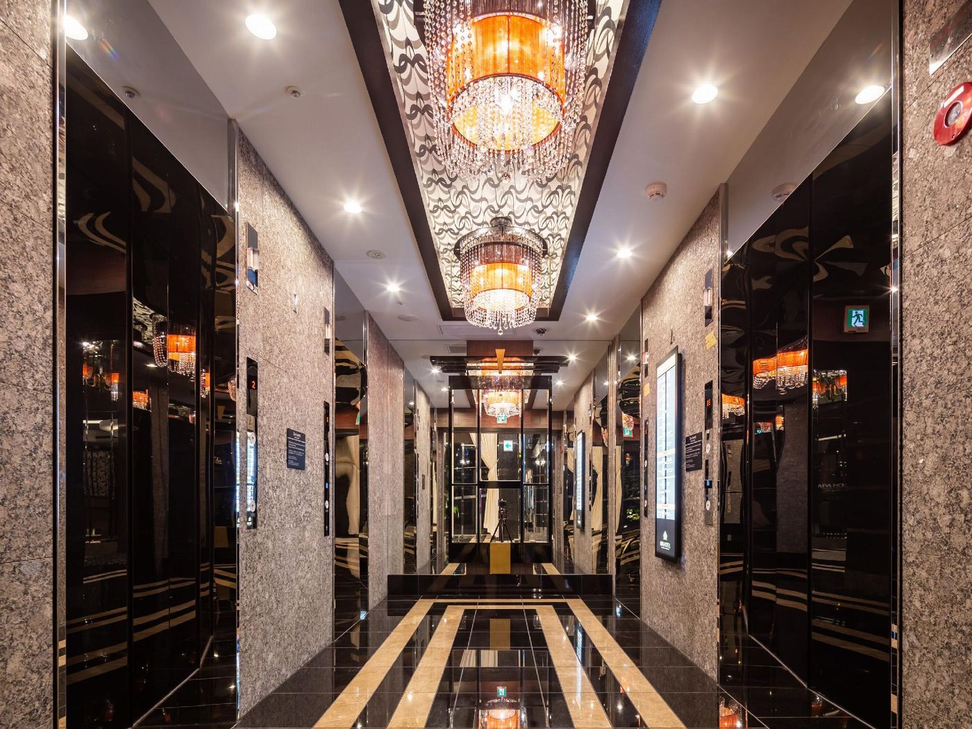 Apa Hotel Yamanote Otsukaeki Tower-Japan-Tokyo-General view-4