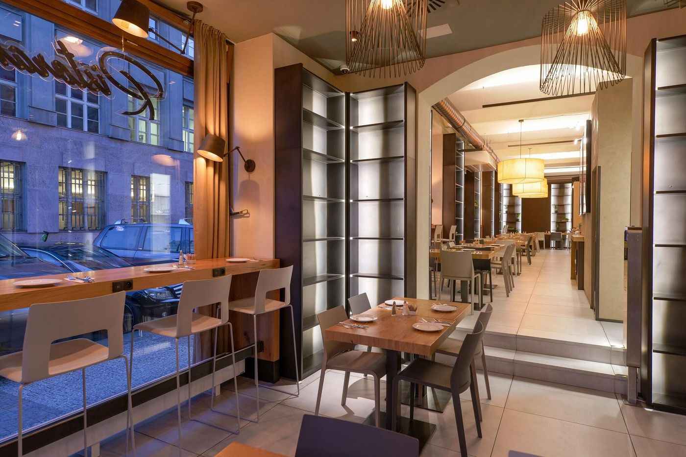 Golden-Crown-Restaurant-10