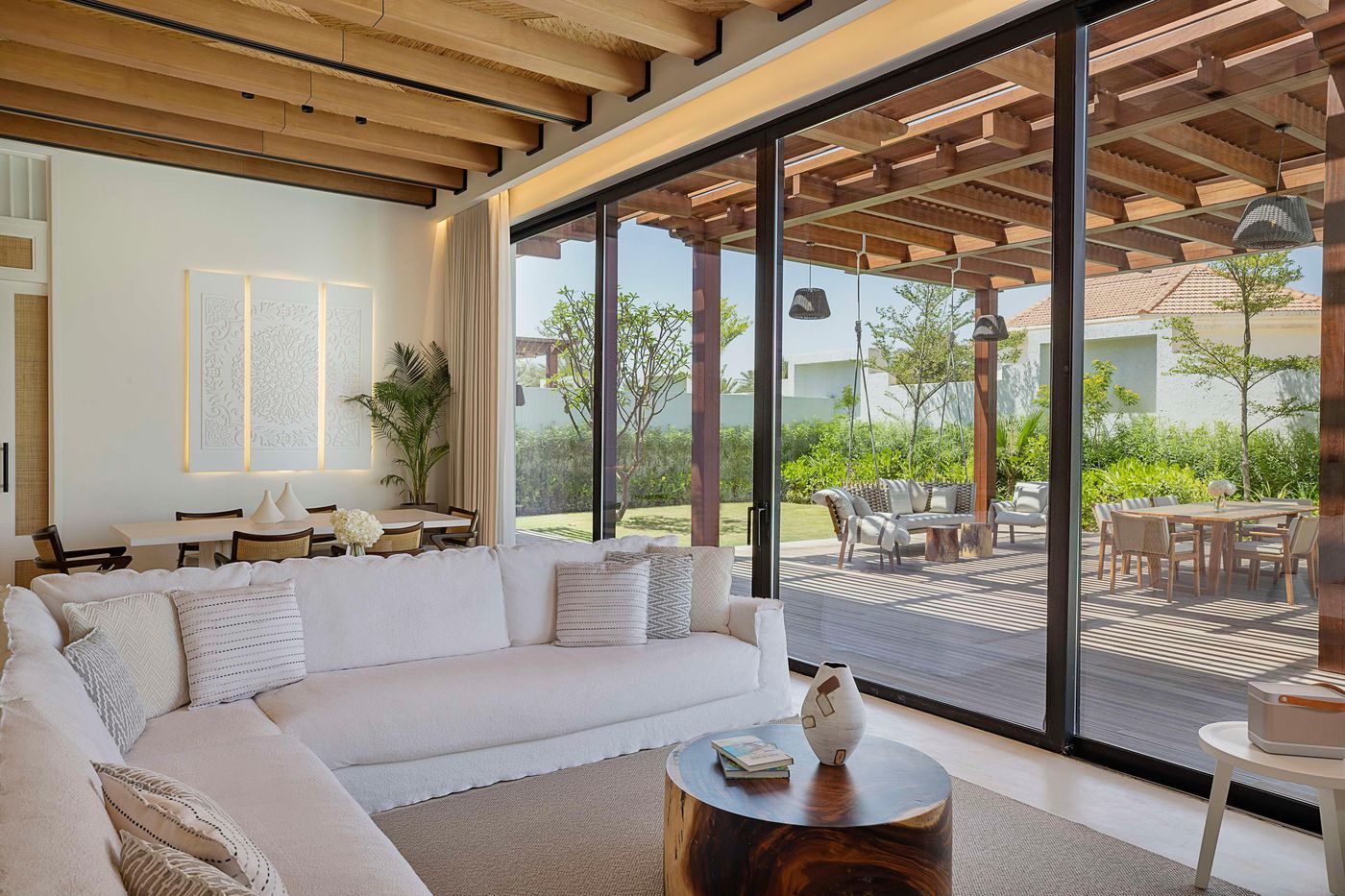 Maysan-Doha--LXR-Hotels---Resorts-Room-3