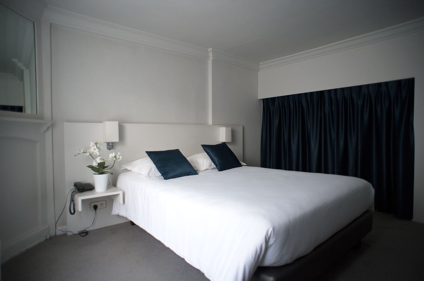 Hotel-Du-Congres-Room-35