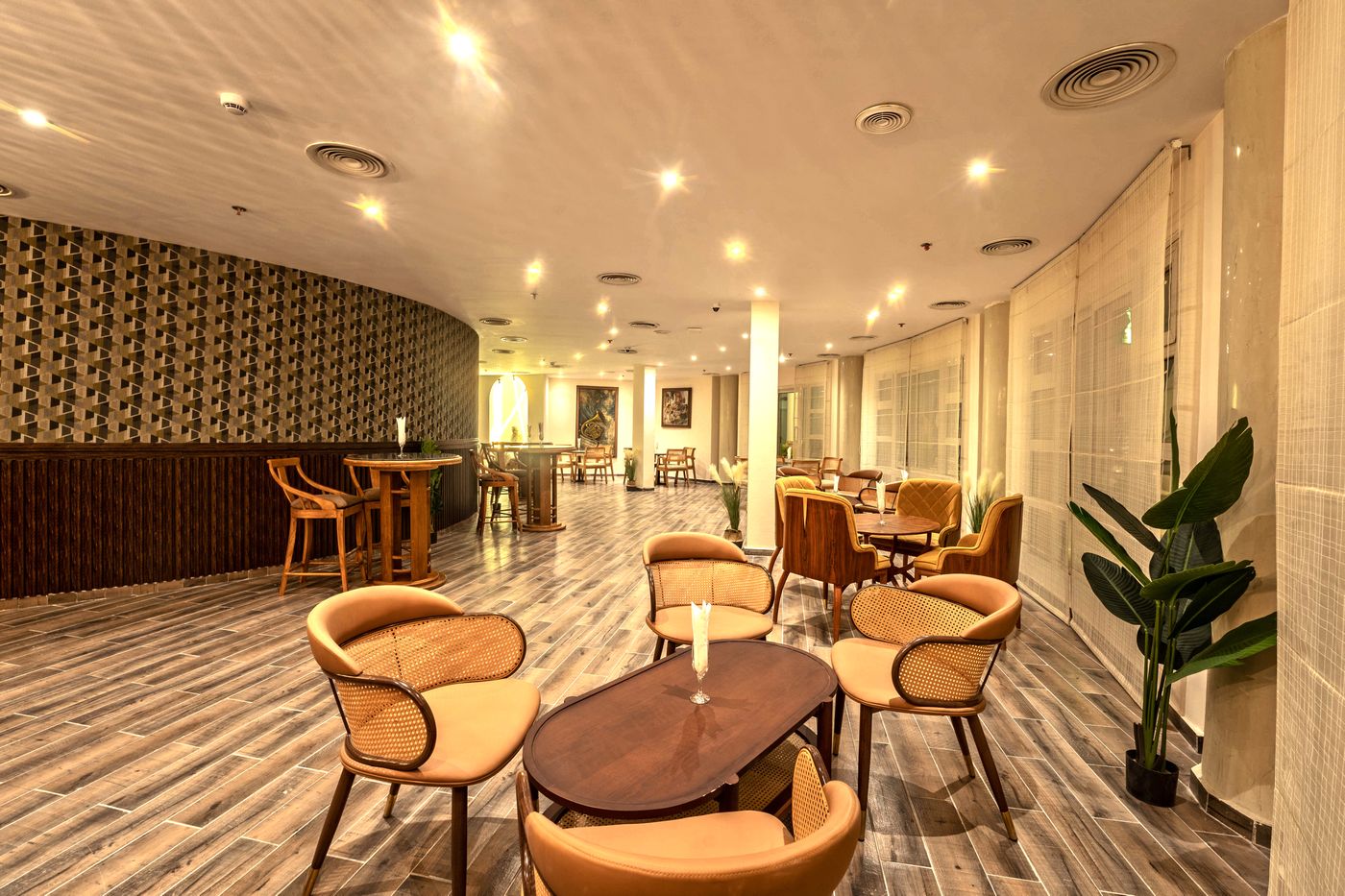 Invidia Coral Beach Tiran 28.10