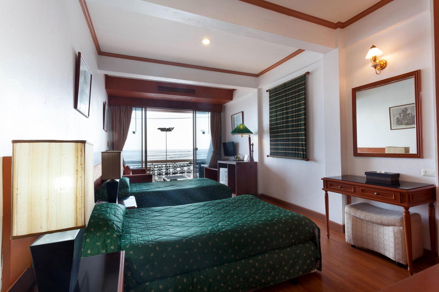 Orchid-Hotel-Kalim-Bay-Phuket-Room-14