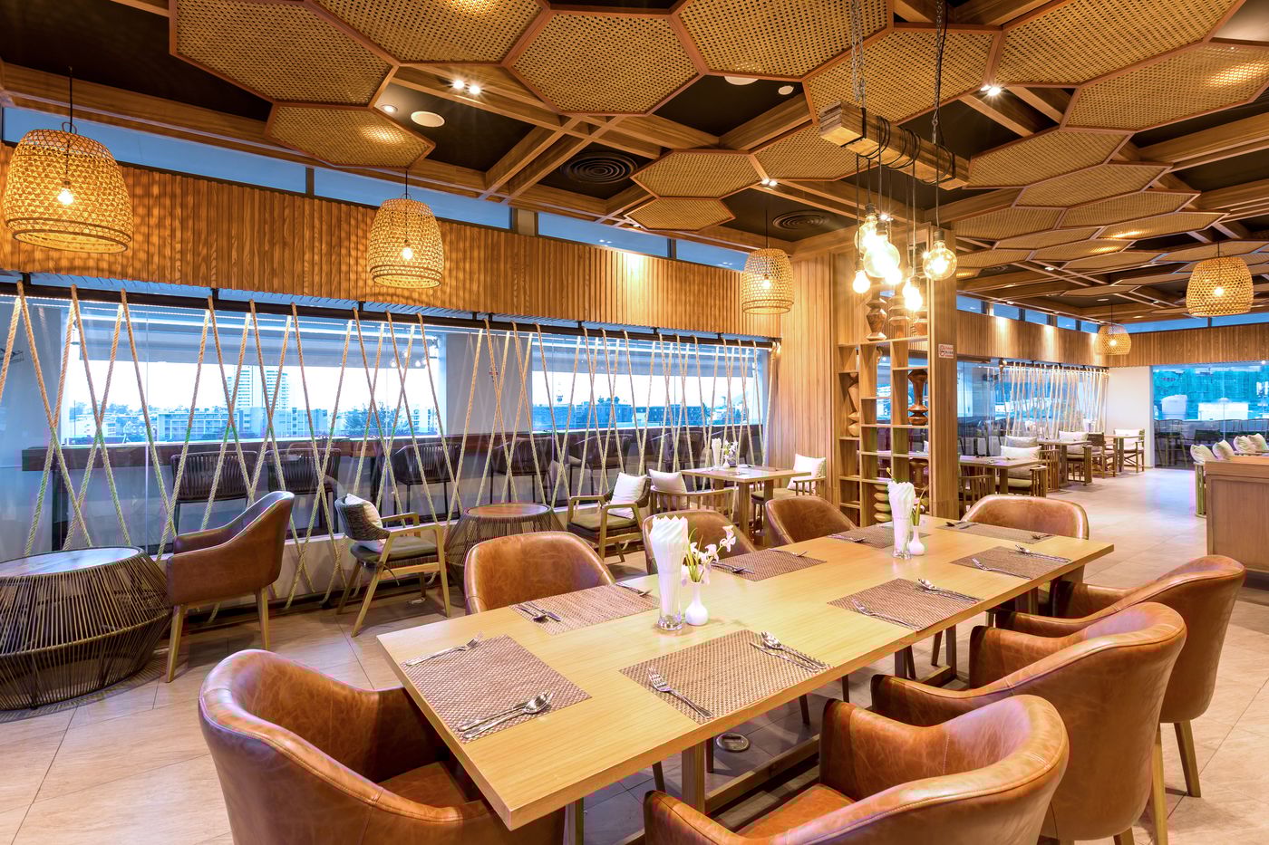 Oakwood-Hotel-Journeyhub-Phuket-Restaurant-25