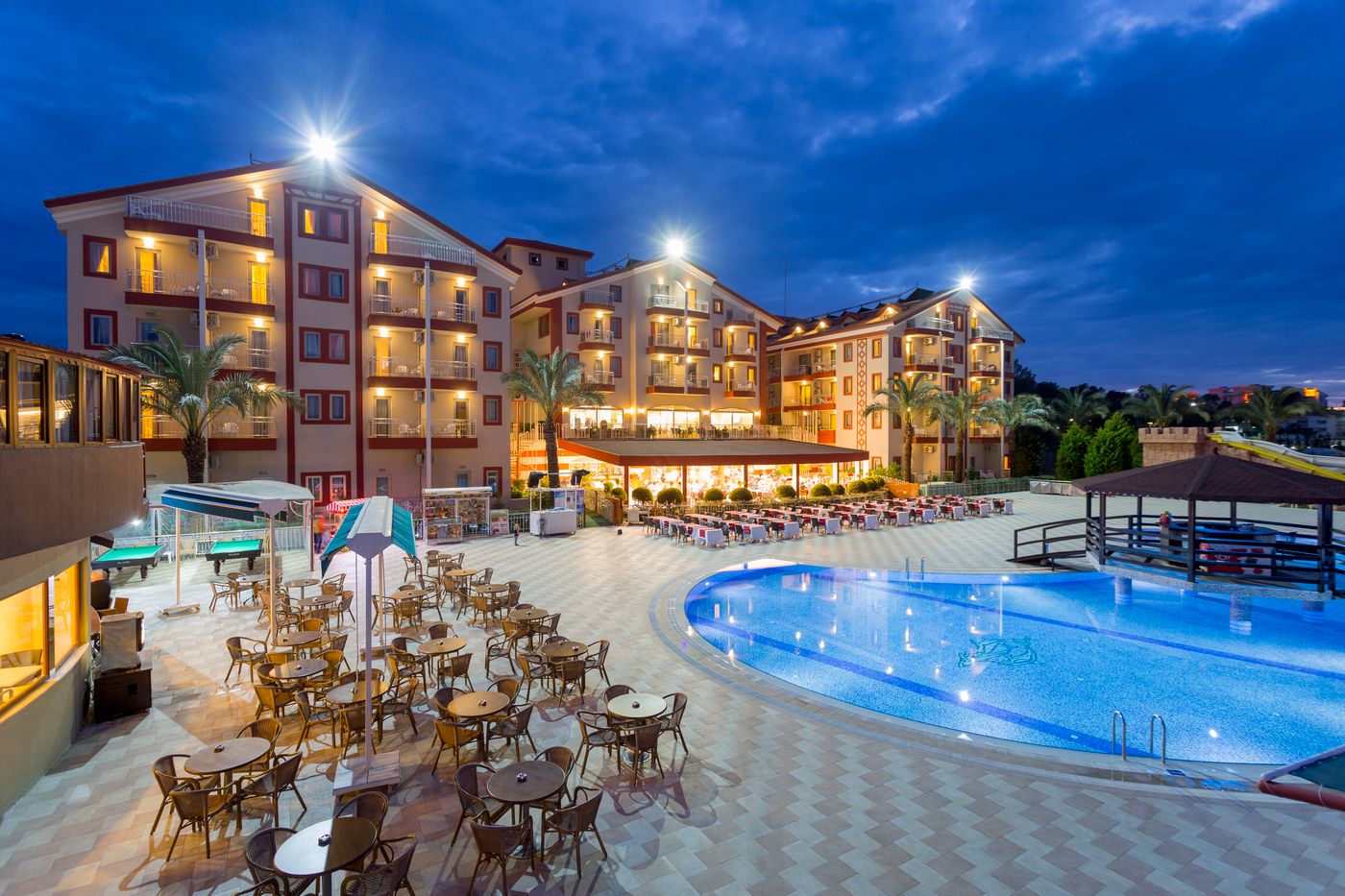 Hane-Sun-Hotel-Pool-13