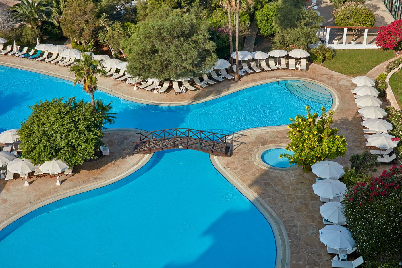 Grecian-Bay-Hotel-Pool-3