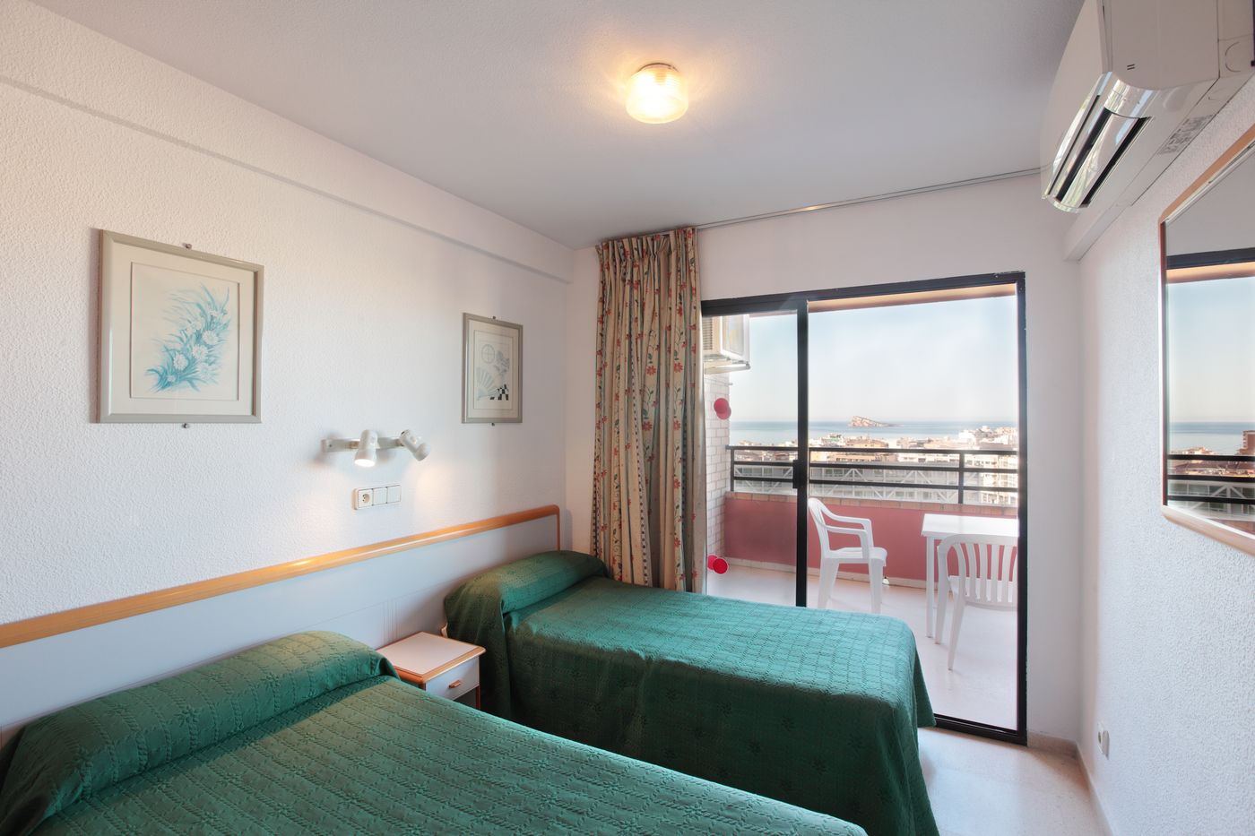 La-Caseta-Apartments-Room-10