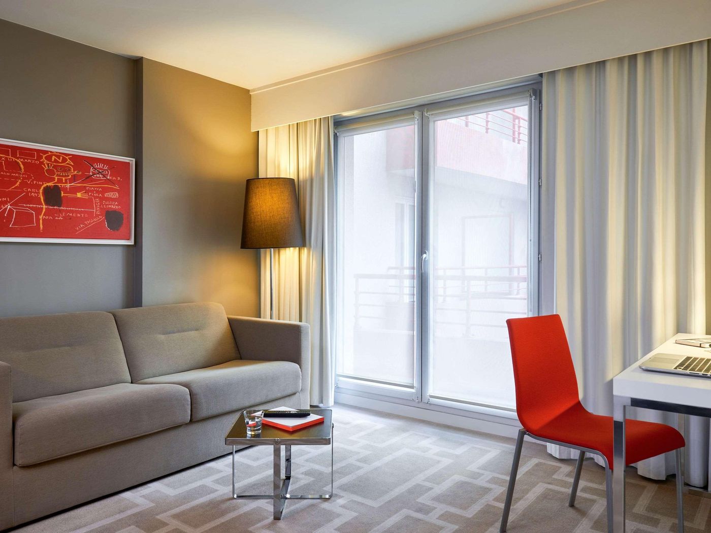 Hipark-Design-Suites-Nice-Room-16