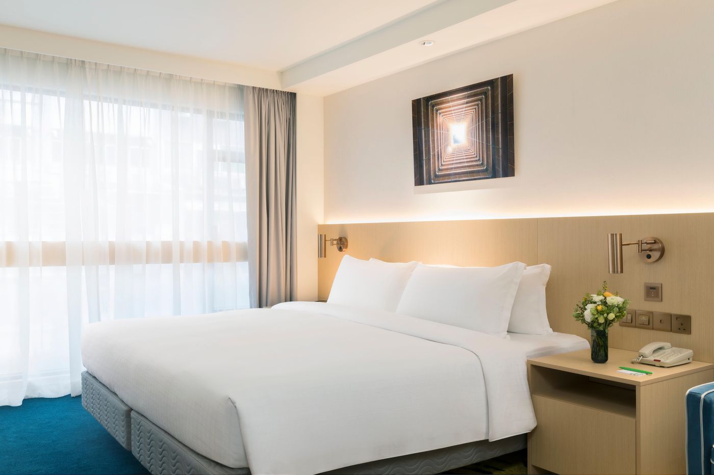 Holiday-Inn-Golden-Mile-Hong-Kong-Room-31