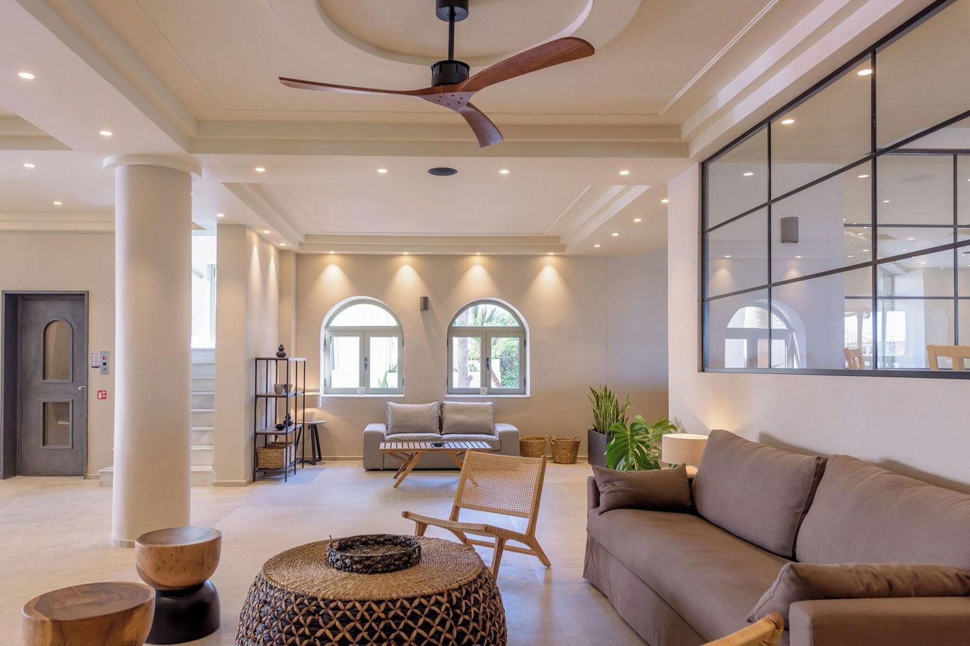 Neptuno-Beach-Lobby-54