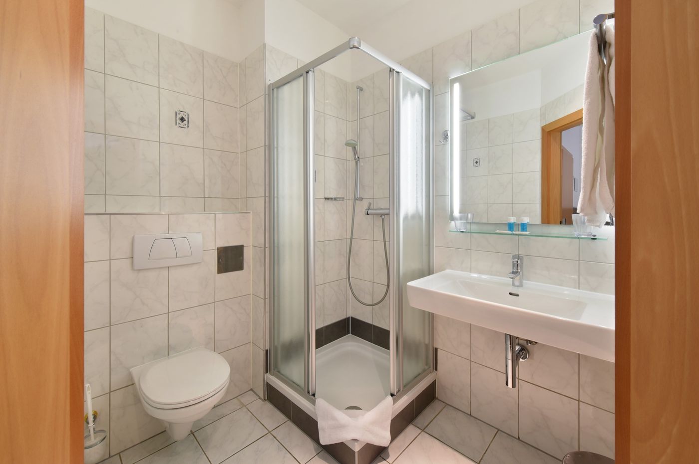 Lucia - Austria - Vienna - Room - 0