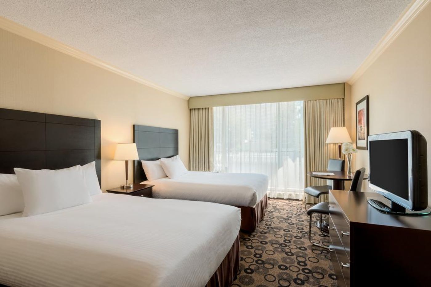 Days-Inn-by-Wyndham-Vancouver-Downtown-Room-20