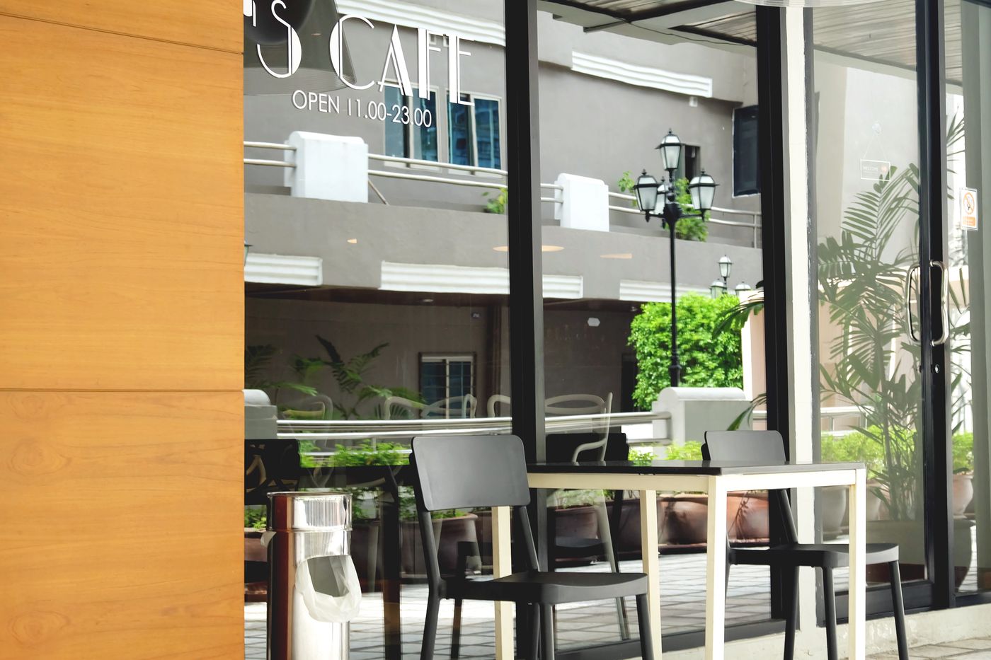 S33-Compact-Sukhumvit-Hotel-Lobby-14