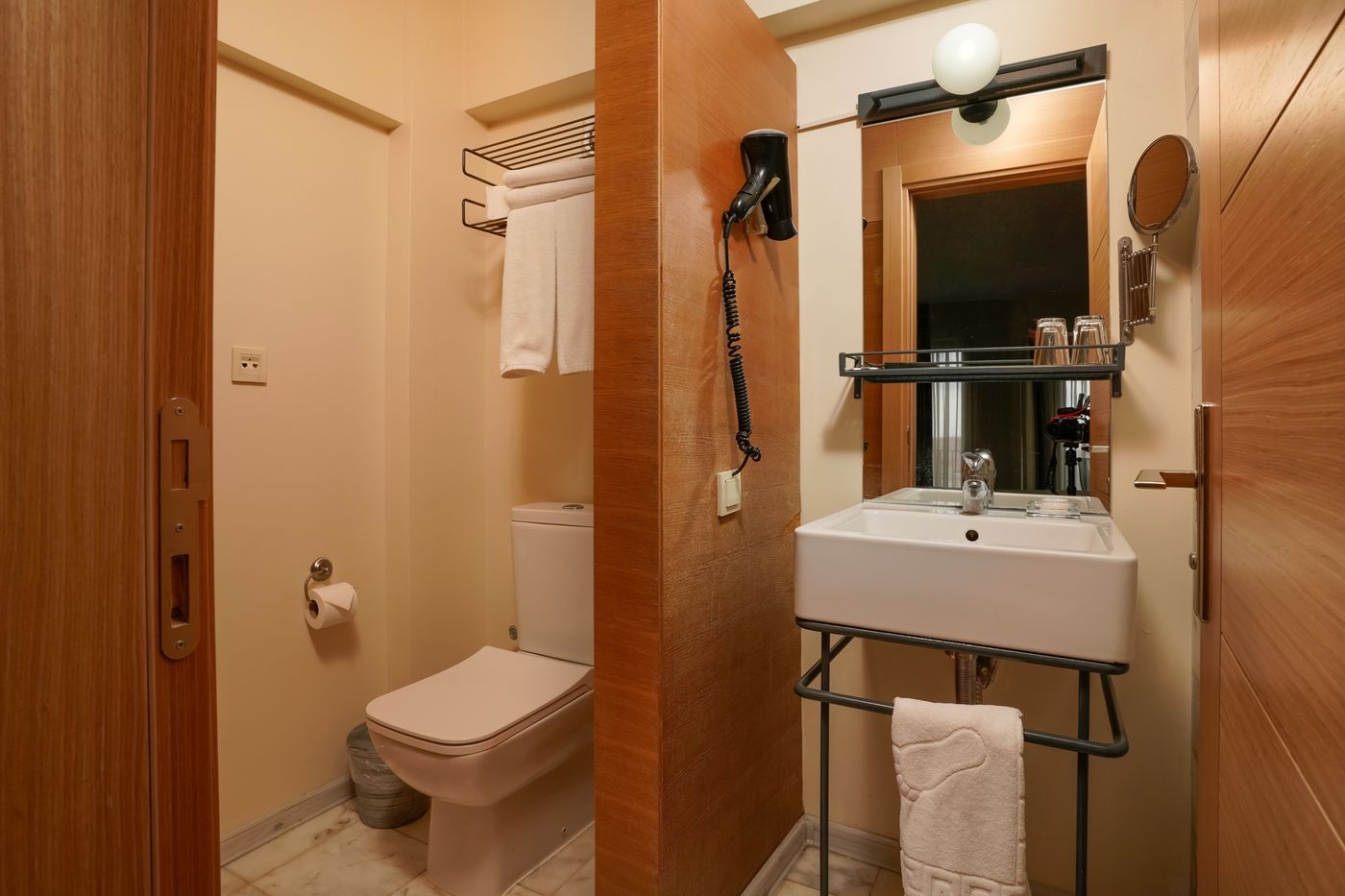 Faros-Hotel-Taksim-Room-13