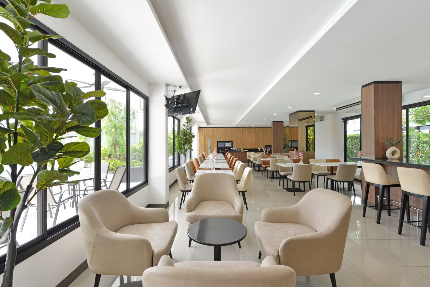 Gate43-Airport-Hotel-Restaurant-8