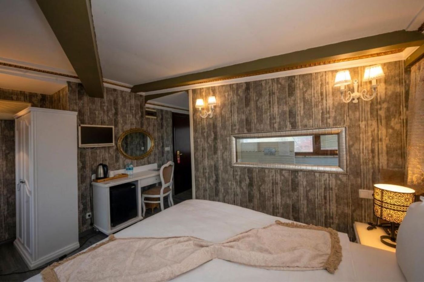 Kupeli-Palace-Room-26