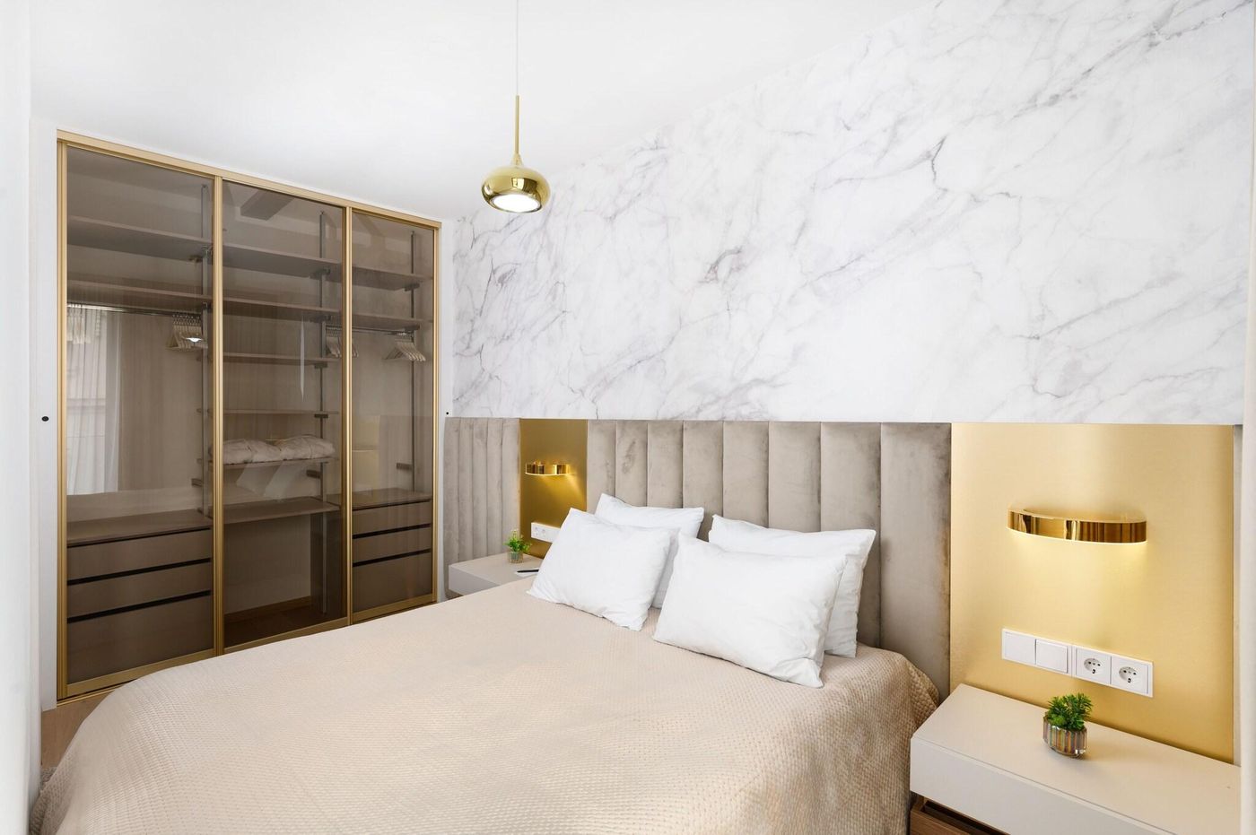 Hotel-Emerald---Suites-Room-63