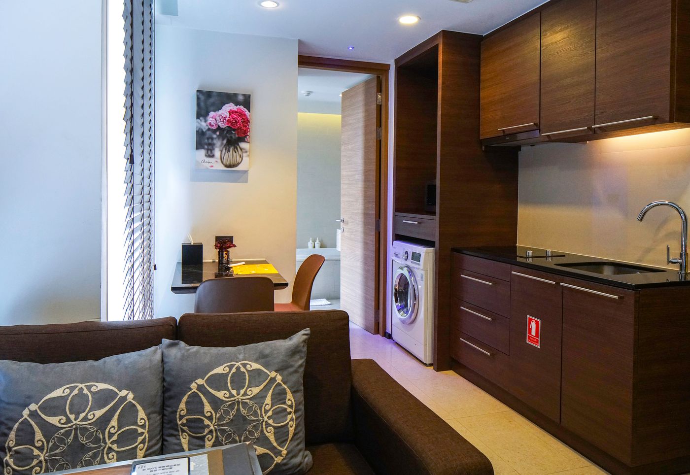 LiT-BANGKOK-Residence-Room-10