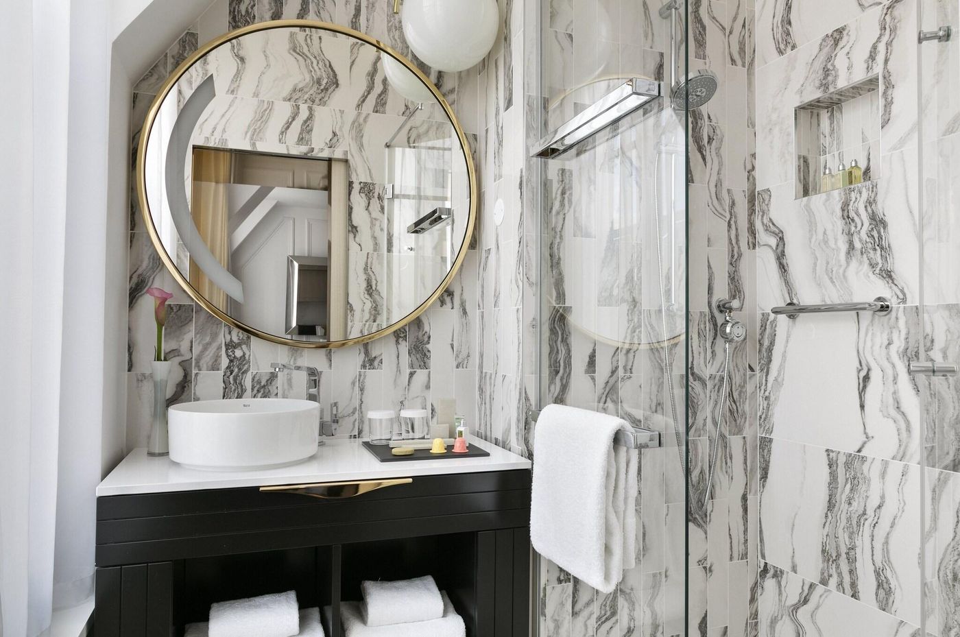 La-Clef-Champs-Elysees-by-The-Crest-Collection-Room-34