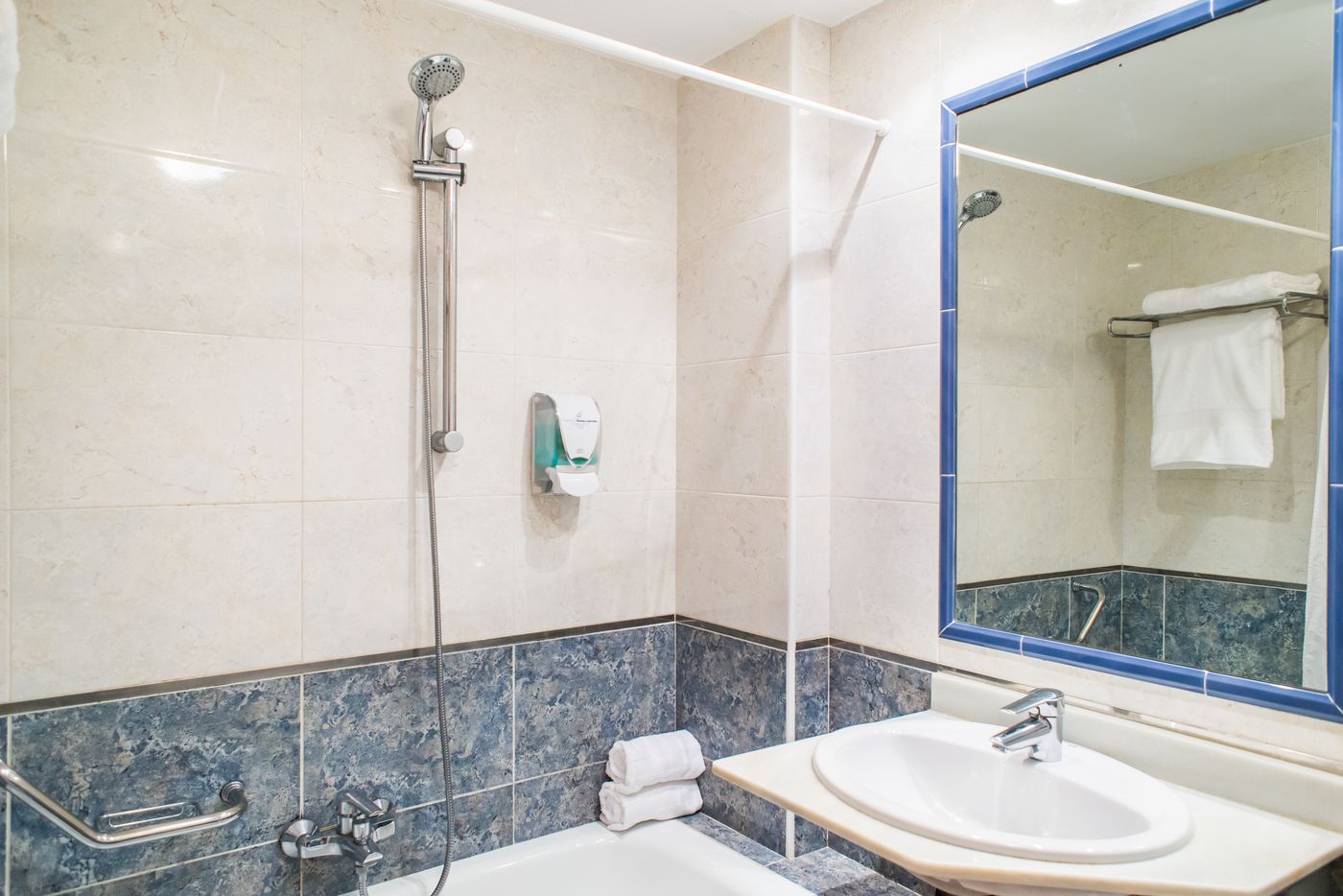 Dunas de Liencres Apartamentos-Spain-Boo De Pielagos Sant-Room-8