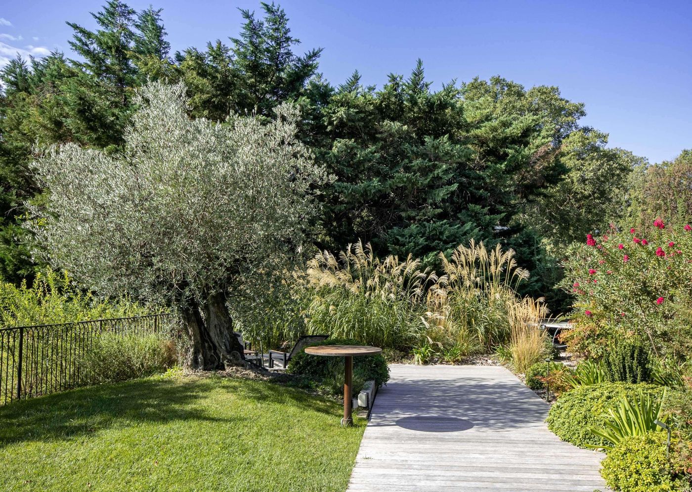 Best Western Plus Le Lavarin-France-Avignon-General view-5